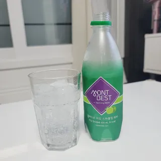 몽베스트 Montbest with Sparkling water Lime20병 — 5점을 준 리뷰어가 2022년 5월 올린 사용 사진