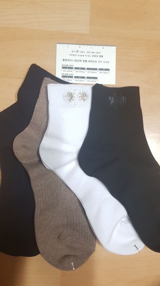 [사이즈가 있는 양말 필로이] 남/여 골지 발목 양말 4족 세트 남【S, M, L, XL】여【S, M, L】_컬러 랜덤 — 4점을 준 리뷰어가 2022년 6월 올린 사용 사진