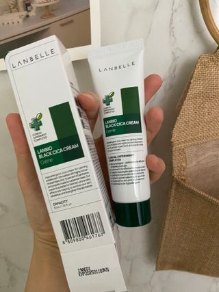 랑벨 랑바이오 블랙 시카 크림 50ml(블랙비 프로폴리스, 시카 4종, 판테놀 10 함유) — 5점을 준 리뷰어가 2022년 6월 올린 사용 사진