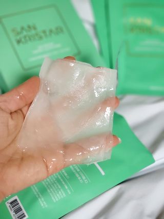 약손명가코스메틱 산 크리스타 퍼밍 설퍼 마스크팩 28g10ea — 5점을 준 리뷰어가 2022년 3월 올린 사용 사진