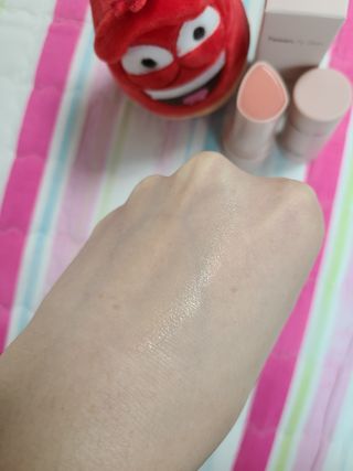Tween.Ty Skin 트웬티스킨 멀티케어 스틱밤 — 5점을 준 리뷰어가 2022년 4월 올린 사용 사진