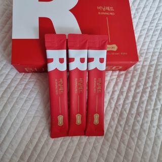 디오르 버닝레드 — 5점을 준 리뷰어가 2022년 2월 올린 사용 사진