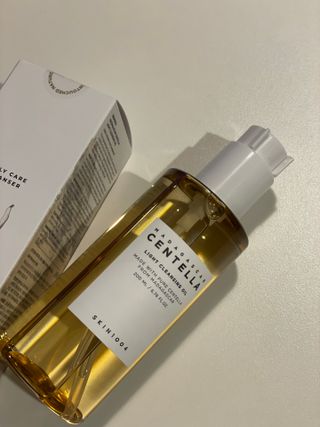 스킨1004 [SKIN1004] 마다가스카르 센텔라 라이트 클렌징 오일 200ml — 5점을 준 리뷰어가 2024년 7월 올린 사용 사진