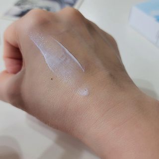 MF[스킨1004] 마다가스카르 센텔라 히알루-시카 워터핏 선세럼 50ml — 5점을 준 리뷰어가 2024년 5월 올린 사용 사진
