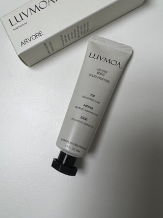 러브모아 향수 고체향수 승무원 고체향수 바르는 향수 니치향수 도손 우드세이지 앤 씨솔트 — 4점을 준 리뷰어가 2022년 12월 올린 사용 사진