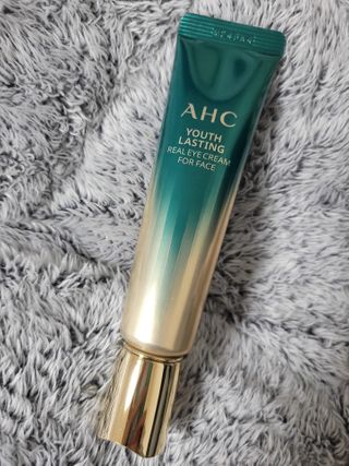 [NEW 탄력유턴 아이크림] AHC 유스 래스팅 리얼 아이크림 포 페이스 — 5점을 준 리뷰어가 2021년 3월 올린 사용 사진