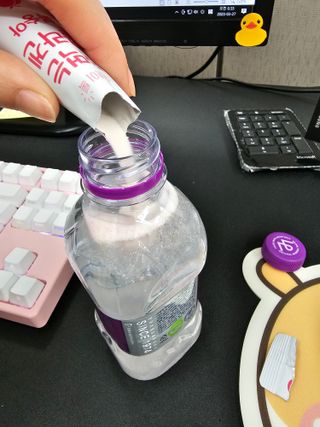 [음료수 대신 가능!]  빠르게 흡수되는 아임오 타먹는 콜라겐 1박스 — 4점을 준 리뷰어가 2023년 3월 올린 사용 사진
