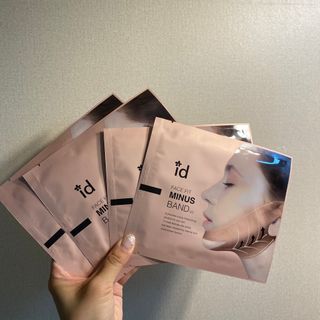아이디플라코스메틱 아이디 페이스핏 마이너스 밴드 v2 — 4.5점을 준 리뷰어가 2022년 5월 올린 사용 사진