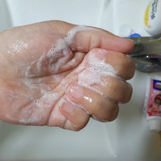 제이제이바이오 허브마사지바 올인원 알약비누 — 5점을 준 리뷰어가 2022년 3월 올린 사용 사진