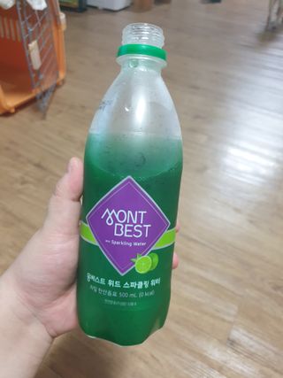 몽베스트 Montbest with Sparkling water Lime20병 — 5점을 준 리뷰어가 2022년 9월 올린 사용 사진