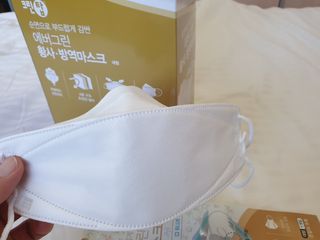 에버그린 순면 끈조절 KF94 마스크 - 화이트 30매 — 5점을 준 리뷰어가 2021년 4월 올린 사용 사진