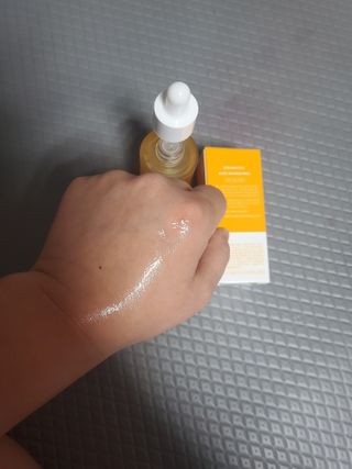 체르엠 스템앤셀 비타민 브라이트닝 에센스 30ml 1개 — 4.5점을 준 리뷰어가 2021년 10월 올린 사용 사진