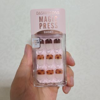 데싱디바 매직프레스 가을신상 숏 스퀘어_3종 중 택1 — 5점을 준 리뷰어가 2021년 9월 올린 사용 사진