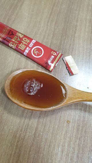 힘내라김홍삼 하루홍삼정스틱 10g x 30포 — 5점을 준 리뷰어가 2021년 4월 올린 사용 사진