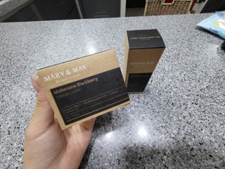 마리엔메이  이데베논 블랙베리 보습 크림 + 세럼 — 5점을 준 리뷰어가 2021년 10월 올린 사용 사진