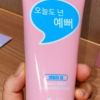 IO 아이오 오늘도 넌 예뻐 - 데일리딥 클렌징폼 — 5점을 준 리뷰어가 2021년 2월 올린 사용 사진