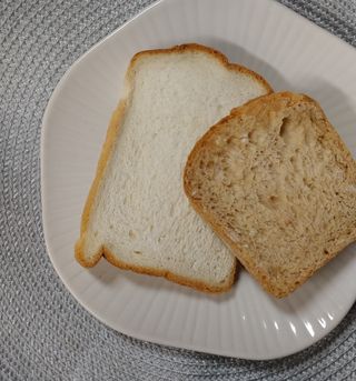 롯데제과 Vbread 포카치아식빵1개 + 미니식빵 1개 + 머핀 2개 세트 — 4점을 준 리뷰어가 2021년 9월 올린 사용 사진
