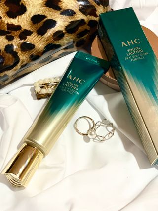 [NEW 탄력유턴 아이크림] AHC 유스 래스팅 리얼 아이크림 포 페이스 — 4.5점을 준 리뷰어가 2021년 3월 올린 사용 사진