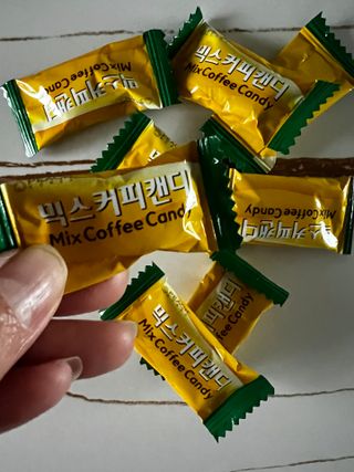 (주) 피치코리아 믹스커피캔디76g x2개입 — 5점을 준 리뷰어가 2022년 11월 올린 사용 사진