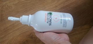 [닥터문] 프리미엄 알로에베라 선크림 500ml — 5점을 준 리뷰어가 2022년 5월 올린 사용 사진