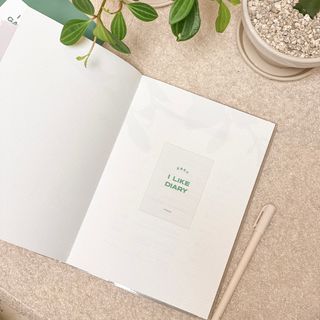 리훈 2024다이어리 아이라이크 모눈다이어리 — 5점을 준 리뷰어가 2023년 9월 올린 사용 사진