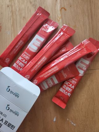 [인디닥터] 타이탄 BCAA 프로틴 젤리스틱 — 5점을 준 리뷰어가 2022년 5월 올린 사용 사진