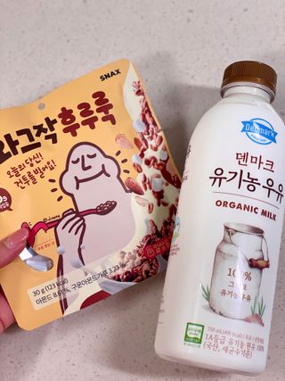 스낵스 와그작후루룩 3종_카카오2봉+아몬드2봉+딸기2봉 (총 6봉) — 5점을 준 리뷰어가 2024년 3월 올린 사용 사진