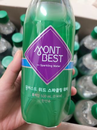 몽베스트 Montbest with Sparkling water Plain 20병 — 5점을 준 리뷰어가 2021년 11월 올린 사용 사진
