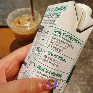 셀렉스스포츠 셀렉스 스포츠 웨이 프로틴 복숭아_ 330ml x 12팩 — 5점을 준 리뷰어가 2021년 10월 올린 사용 사진