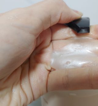 프리마인 더이상 뻣뻣하고 효과없는 탈모샴푸는 NO. 근본부터 케어하는 셀베이스 그린티샴푸(500ml) — 5점을 준 리뷰어가 2023년 1월 올린 사용 사진