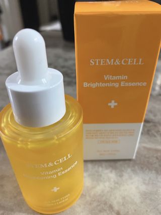 체르엠 스템앤셀 비타민 브라이트닝 에센스 30ml 1개 — 5점을 준 리뷰어가 2021년 10월 올린 사용 사진