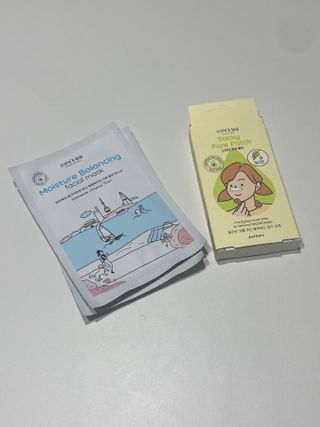 세뚜아(Cettua) 세뚜아 스티키 포어 패치 Cettua Sticky Pore Patch — 3.5점을 준 리뷰어가 2023년 10월 올린 사용 사진