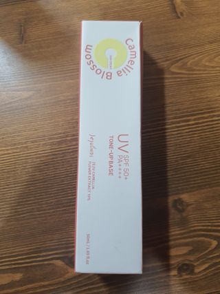 제주인디 카멜리아 블러썸 선크림 — 5점을 준 리뷰어가 2023년 9월 올린 사용 사진