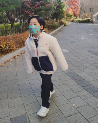 [숨그림]  덴탈마스크 짱구 우리아이 그리고 내가 쓰는 믿을수있는 케릭터 마스크  16종 — 5점을 준 리뷰어가 2021년 11월 올린 사용 사진