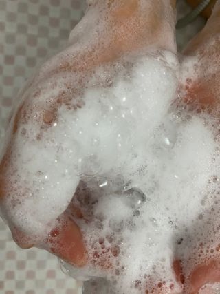달리프 진저 베러 퍼퓸 탈모 완화 샴푸 1000ml 향 3종 — 4점을 준 리뷰어가 2021년 1월 올린 사용 사진