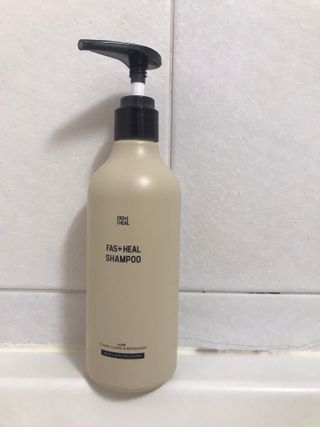패스트힐(fast heal) 패스트힐 탈모증상완화샴푸 470ml — 5점을 준 리뷰어가 2023년 9월 올린 사용 사진