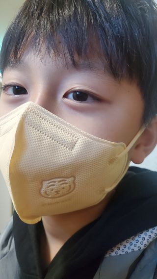 [숨그림]  덴탈마스크 짱구 우리아이 그리고 내가 쓰는 믿을수있는 케릭터 마스크  16종 — 5점을 준 리뷰어가 2021년 10월 올린 사용 사진
