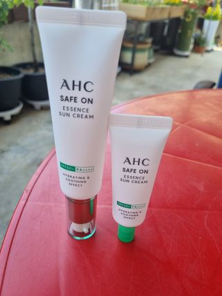 [AHC] 세이프온 에센스 선크림 올리브영 스페셜 증정 기획세트 — 5점을 준 리뷰어가 2022년 6월 올린 사용 사진