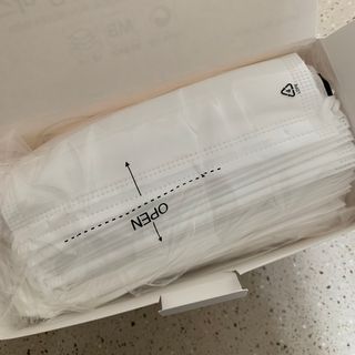 JHWORLD 스누피 마스크 정품 스누피 KF-AD 국내 비말차단 아동용 성인용 일회용 덴탈마스크 50매 — 4점을 준 리뷰어가 2021년 6월 올린 사용 사진