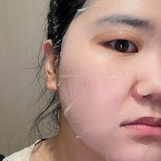 리엔케이 인텐스 브라이트닝 세럼 시트 마스크 — 4.5점을 준 리뷰어가 2023년 9월 올린 사용 사진