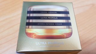 자민경 크레마카라콜 울트라 프로폴리스 하이드라 인텐스 크림 50ml — 4점을 준 리뷰어가 2021년 1월 올린 사용 사진
