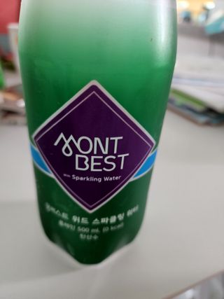 몽베스트 Montbest with Sparkling water Plain 20병 — 5점을 준 리뷰어가 2022년 7월 올린 사용 사진