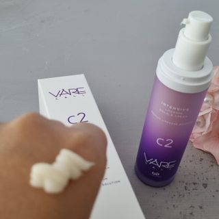 바르셀 주름개선 리프팅 영양크림 인텐시브 리포좀 더블크림-C2 50ml — 5점을 준 리뷰어가 2021년 11월 올린 사용 사진