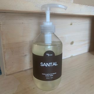 빅그린 니치 퍼퓸 바이옴바디워시 500ml(상탈, 블랙베리&베이, 블랑쉐 3종 중 택1) — 5점을 준 리뷰어가 2022년 8월 올린 사용 사진
