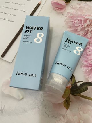 나우_ [리브엠]피부 속부터 겹겹이, 촘촘하게! 워터핏8중 수분착붙 크림 — 5점을 준 리뷰어가 2025년 2월 올린 사용 사진