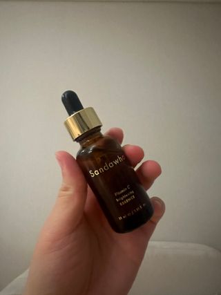 스킨큐어 산다화 비타민c 화이트닝 에센스 30ml — 5점을 준 리뷰어가 2023년 7월 올린 사용 사진