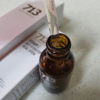 [세븐원쓰리 713] 피부톤을 속부터 밝게 피누스 비타민C 딥 하이드레이션 세럼 — 5점을 준 리뷰어가 2021년 11월 올린 사용 사진