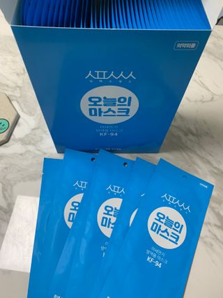 [심폐소생소] KF94 오늘의 마스크 대형 — 5점을 준 리뷰어가 2021년 8월 올린 사용 사진