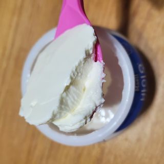 매일바이오 그릭요거트 오리지널 플레인 4개, 로스터리 커피믹스 4개 — 4.5점을 준 리뷰어가 2021년 12월 올린 사용 사진