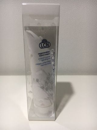 LCN(엘씨엔) LCN 리제너러티브 핸드크림 75ml 주름개선 고보습 재생핸드크림 — 5점을 준 리뷰어가 2022년 8월 올린 사용 사진